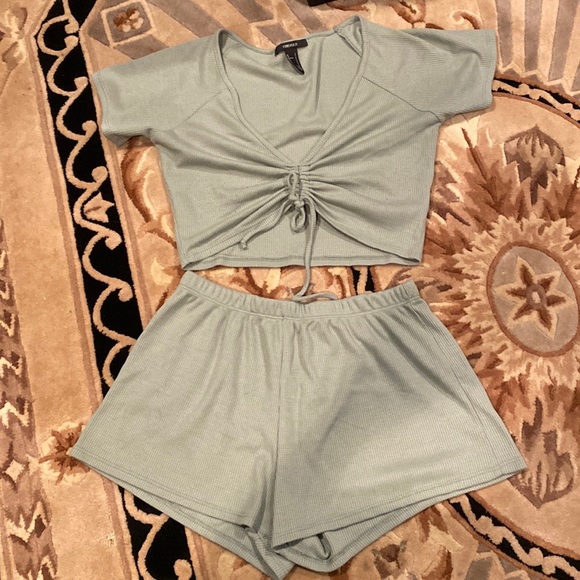 Forever 21 Other - Brand new shorts and tee ruched waffle knit tie pajama lounge set hunter green